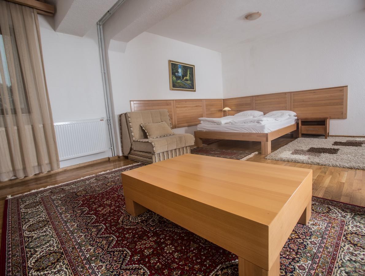 Hotel Borici Sjenica Buitenkant foto